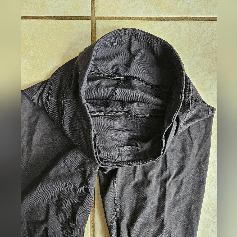 Lululemon capri leggings - Picture 4 of 7